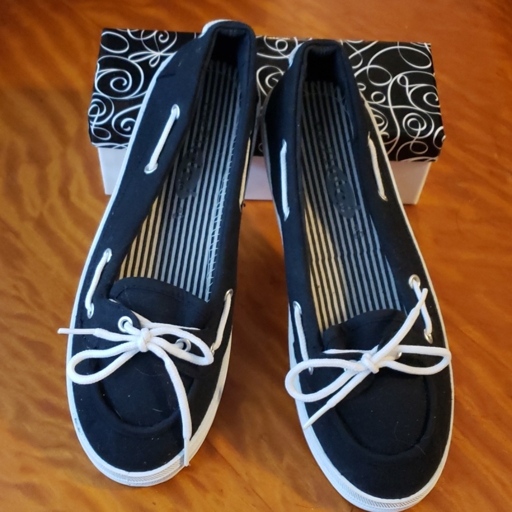 🎉FINAL SALE🎉Rue 21 Boat Shoes